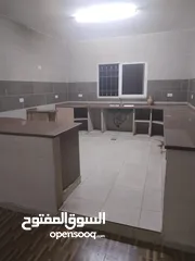  10 بيت للايجار