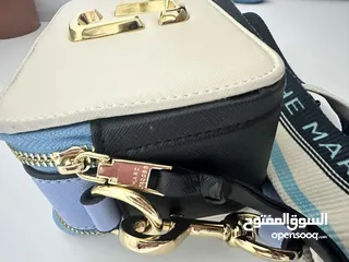  4 شنتة مارك جاكوب ماستر كوبي مختمة كامل لون بيج مع أزرق فاتح وأسود Marc jacobs bags high master copy