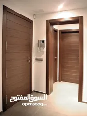  16 دهانات أخشاب احترافية – جمال يدوم ولمسة فنية مميزة!"