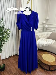  7 فستان سهرة نسائي متوفر باللونين الاحمر والازرق.
