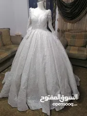  16 بدلات زفاف وخطبة وملون... فساتين زفاف وخطبة وملون وطرحات عروس وتوربان عروس