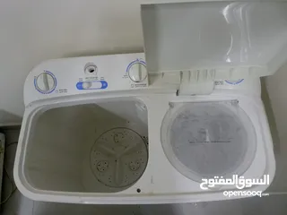  4 washing and drying machine is very good condition and good working