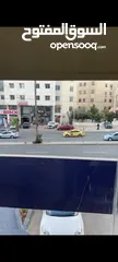  3 مكتب او مركز طبي للايجار موقع واطلاله مميزه على شارع حيوي عبدالله غوشه مفروش جاهز للاستخدام الفوري