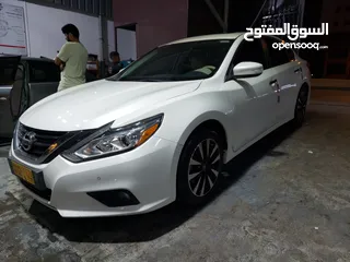  8 Nissan Altima 2.5 SL WITH SUNROOF Model 2018