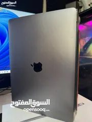  3 MACBOOK AIR - M1 بحالة ممتازة - مع جميع ملحقاته - 51 دورة شحن فقط