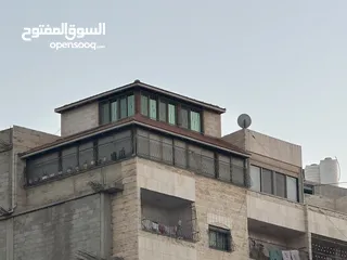  29 روف طبقتين بمساحة 180 متر مربع بموقع مميز  مع بئر مياه خاص بالروف واشتراك مياه وكهرباء بمدينة الخليل