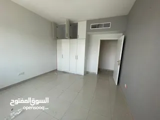  18 (محمد سعد) 3 غرف وصاله +غرفه خادمه بالمجاز مع جيم ومسبح وتكيف مجاني وشهر مجاني