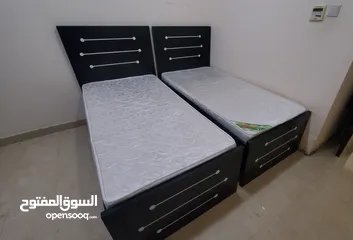  1 تخت مفرد عدد 2 مع خزانة عدد 2  2 single bed and 2 wardrobe