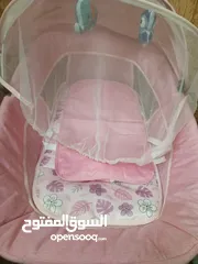  4 كرسي اطفال هزاز على الكهرباء فيه بلوتوث وموسيقى حديث