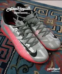  1 بوت نايك لكرة القدم للبيع