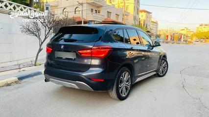  2 سيارة BMW  X1