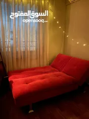  1 صوفا بيد بحالة ممتازة لون احمر Sofa bed