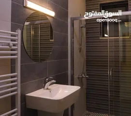  3 شقه أرضية مع تراس للبيع في طريق المطار خلف كلية لومينوس - 180 متر داخلي, 70 متر خارجي