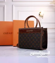  5 شنتة ستاتي اصلي مع العلبة  جلد طبيعي جودة عالية جدا  سحاب ويد طويلة  مقاس 21×27