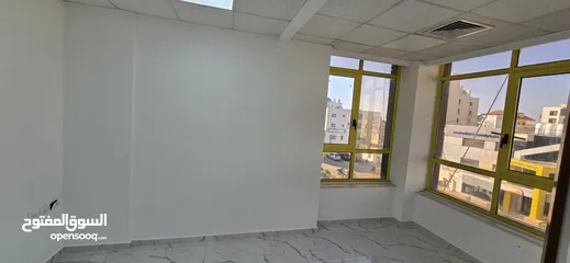  7 مكاتب للايجار