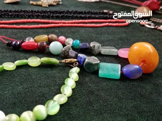 10 مسابح وعقود واطواق مشكله منوعه للبيع في اربد