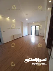  23 شقة سوبر ديلوكس شبة ارضي مع حديقة وترسات واسعة