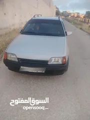  4 اوبل كدت ستيشن موديل 88 محرك 1600 انجكشن فحص قير عادي مرخصه ترخيص طويل