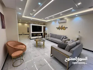  11 شقة مميزة للبيع طابق شبه أرضي 180م داخلي/ 130م خارجي في أجمل مناطق عبدون / ref 9356