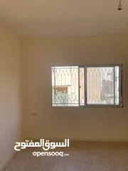  14 شقه فارغه للإيجار