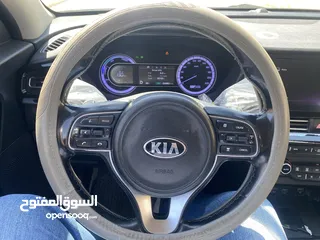  2 كيا نيرو هايبرد 2020 وارد كوري   جميع المواصفات  فل الفل ما عدا الفتحة   بسعر جيد وقابل للتفاوض