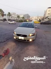  1 فولفو s40 للبيع