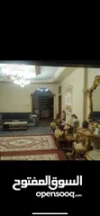  7 للبيع    مجمع تجاري.   ثلاث مخازن + شقق عدد ثنين   بدخل شهري