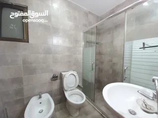  4 شقة غير مفروشة للايجار في الصويفية  ( Property 33702 ) سنوي فقط