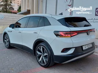  17 فولكسفاغن ID4  بيور بلس 2022 / قطعت 27 فقط/ فحص كاامل