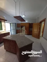  3 في أجمل مناطق دير غبار شقة 300م داخلي /350م خارجي بتشطيبات راقيه وسعر مميز / ref 9114