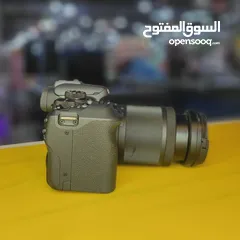  4 كاميرا كانون Canon R10