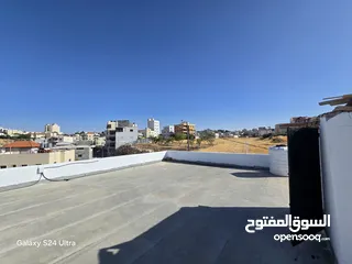  3 منزل مستقل 150 متر مع برنده وساحه ومدخل خاص وسطح كامل على ظهر منزل