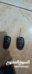  3 مفتاحين سيارة واحد هيونداي النترا كوري اصلي نضيف وكاله والثاني نوع اوودي وكاله اصلي