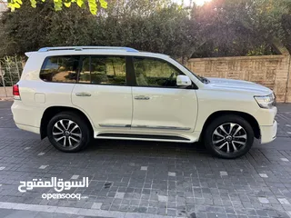  4 تويوتا لاند كروزر موديل 2016 وارد الشركة أعلى صنف بحالة الوكالة للبيع V8