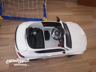  4 سيارة اطفال ميرسيدس (تحتاج بطارية) children’s mercedes car (needs battery)