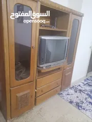  1 طاوله تلفزيون كبيرة خشب بلوط للبيع