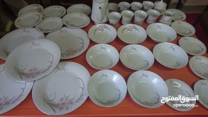  2 طقم صيني من النوادر بحاله الوكاله