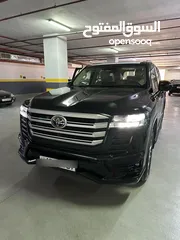  1 لاند كروز GXR 2024 TWIN TERBO كويت جديد زيرو فل اضافات اصلي 100% شاشات خلفيه خمس كاميرات للجادين فقط