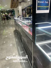  4 بووث او كاونتر للضمان في لاكاسا مول