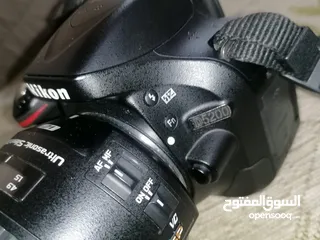  2 كاميرا نيكون D5200 للبيع