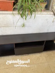  7 طاوله تلفزيون ورفوف عدد 3 وقنصل وطاولتين رخام للبيع