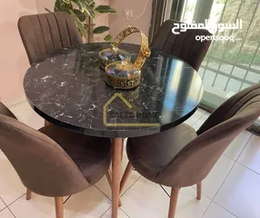  4 طاولة سفرة دائرية مع 4 كراسي سطح الطاولة خشب ملبس فورمايكا – مقاوم للخدوش وسهل التنظيف