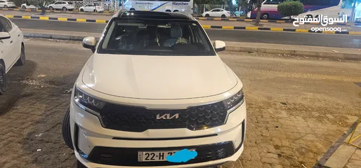  8 كيا سورنتو للبيع بانوراما موديل 23نص مواصفات نظيفه جدا ماشي 26000 قابل للزيادة