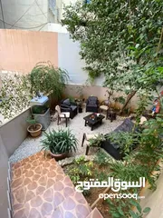  14 شقة في منطقة رأس بيروت مع حديقة للبيع