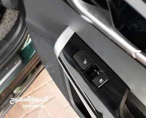  23 Kia EV6 2022 دفع رباعي بطاريه كبيره فل مسكر  فل اضافات خمس كميرات لون مميز