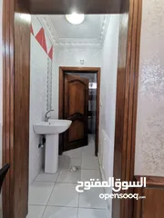  12 شقة جزء من فيلا للإيجار