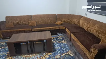  1 طقم كورنر 10 مقاعد بحالة جيدة جداً للبيع
