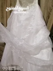  3 بدلة عرس موديل أمريكي نضيفة جدا شك يدوي للبيع بسعر مغري جدا 100 دينار.. استخدام مرة وحدة فقط