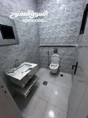  5 شقة للبيع منطقة الثامنة طابق روف هندسي 154 مع ترسات