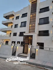  3 حي الريان الجبيهة شقة طابق ثالث مع رووف للبيع